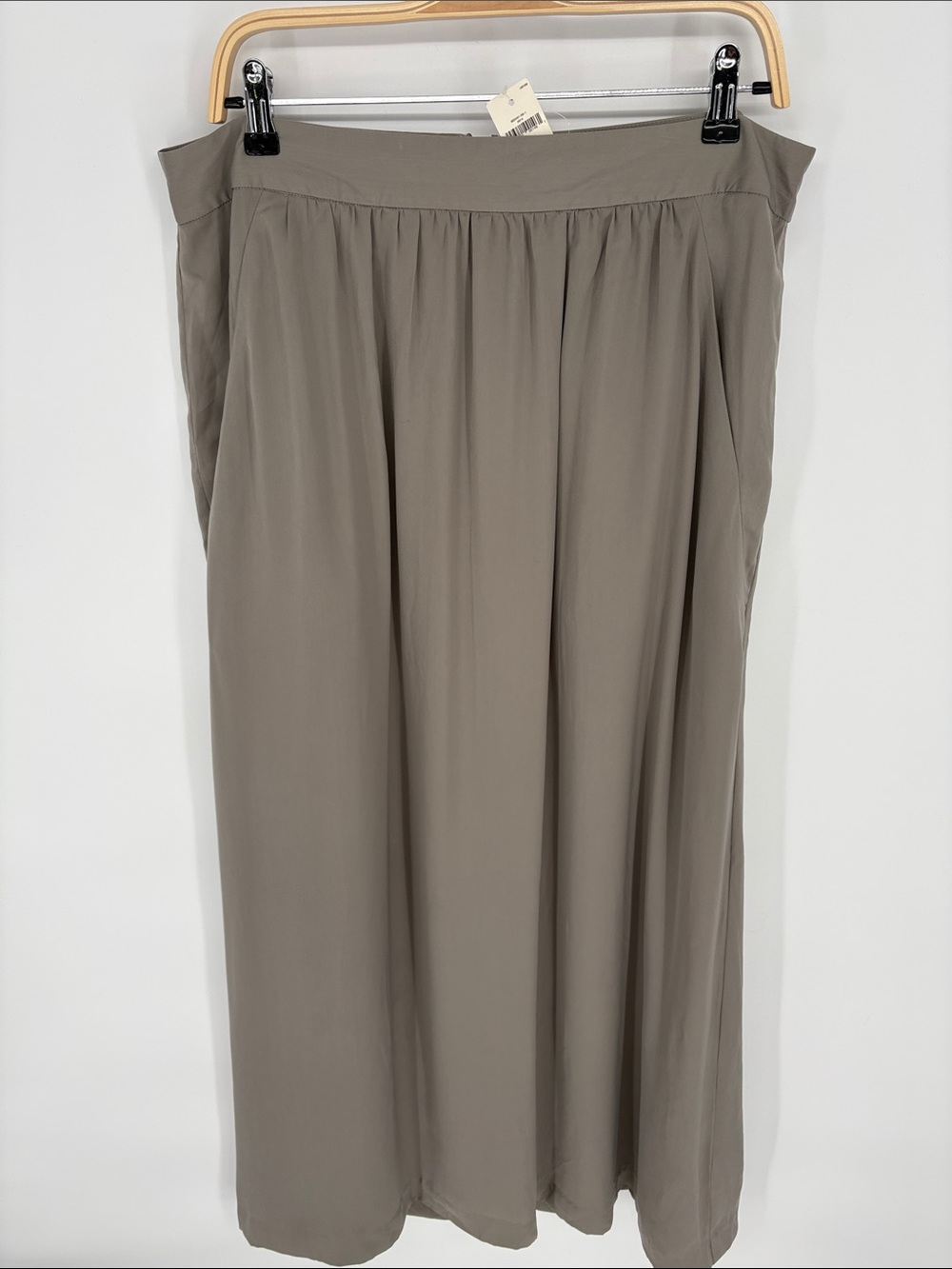 🚢 nwt GAP Maxi full Skirt in Taupe